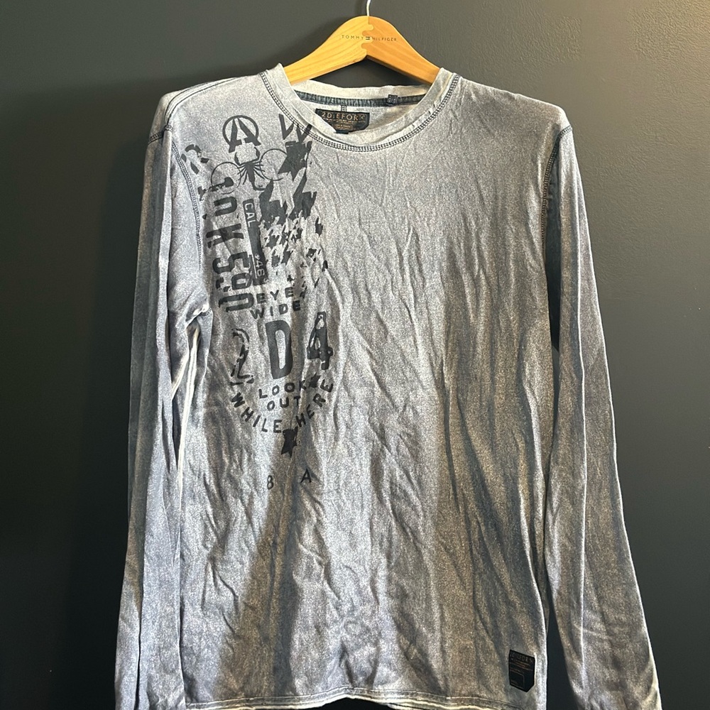 Men's Gray Graphic Long Sleeve Tee